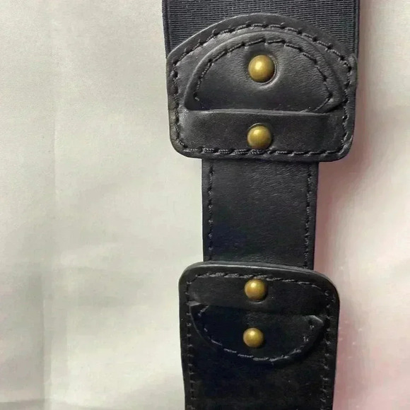 Fossil Accessories - FOSSIL WOMENS SIZE LARGE BLACK  LEATHER BELT WITH WIDE ELASTIC  PART OF BELT